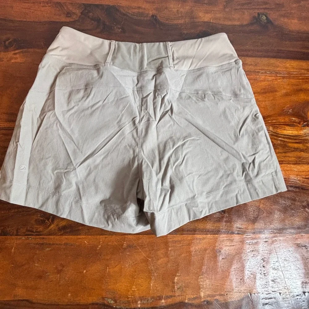 CRZ YOGA Womens Feathery-Fit High Waisted Running Shorts Taupe‎ Grey Size L 12